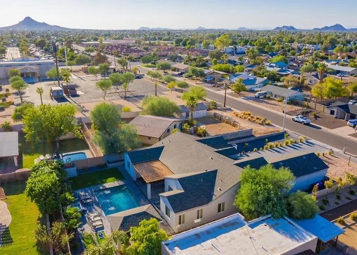 Scottsdalestays 10br Estate-big Pool-sport Courts.